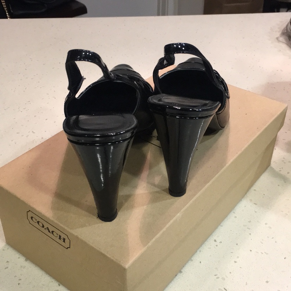 Black leather shoes made in Italy. - Picture 5 of 8